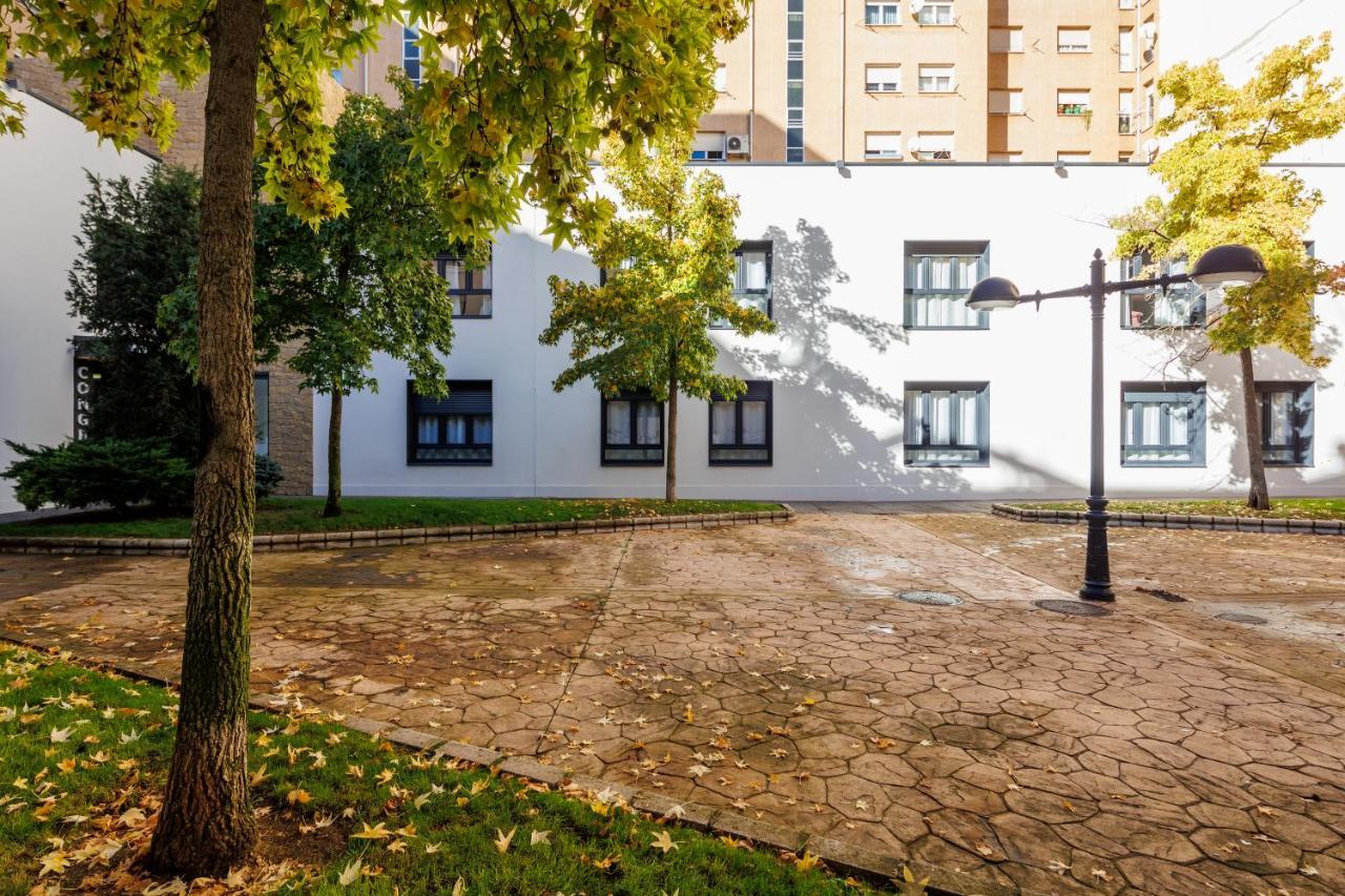 Apartamentos Congreso, Parking Gratuito ログローニョ エクステリア 写真