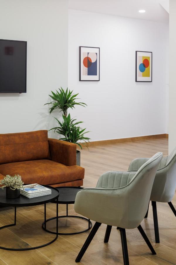 Apartamentos Congreso, Parking Gratuito ログローニョ エクステリア 写真
