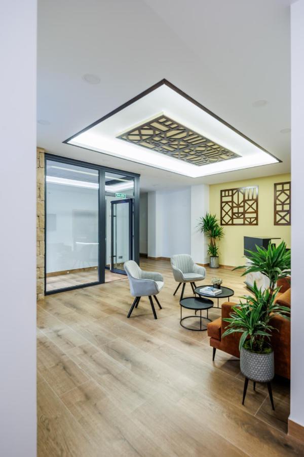 Apartamentos Congreso, Parking Gratuito ログローニョ エクステリア 写真