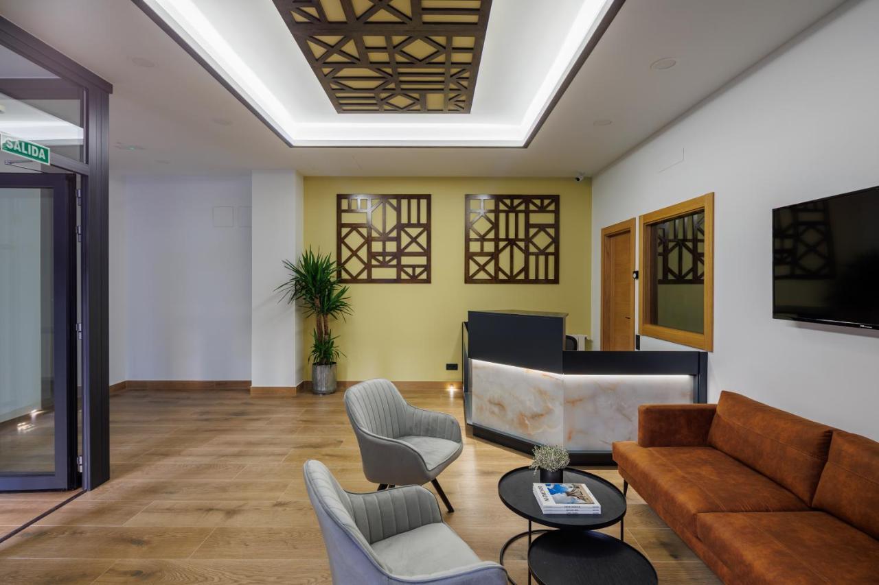 Apartamentos Congreso, Parking Gratuito ログローニョ エクステリア 写真