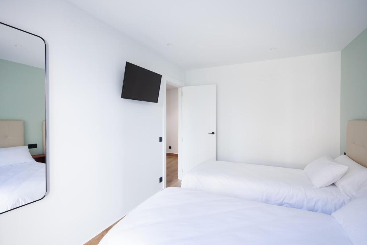 Apartamentos Congreso, Parking Gratuito ログローニョ エクステリア 写真