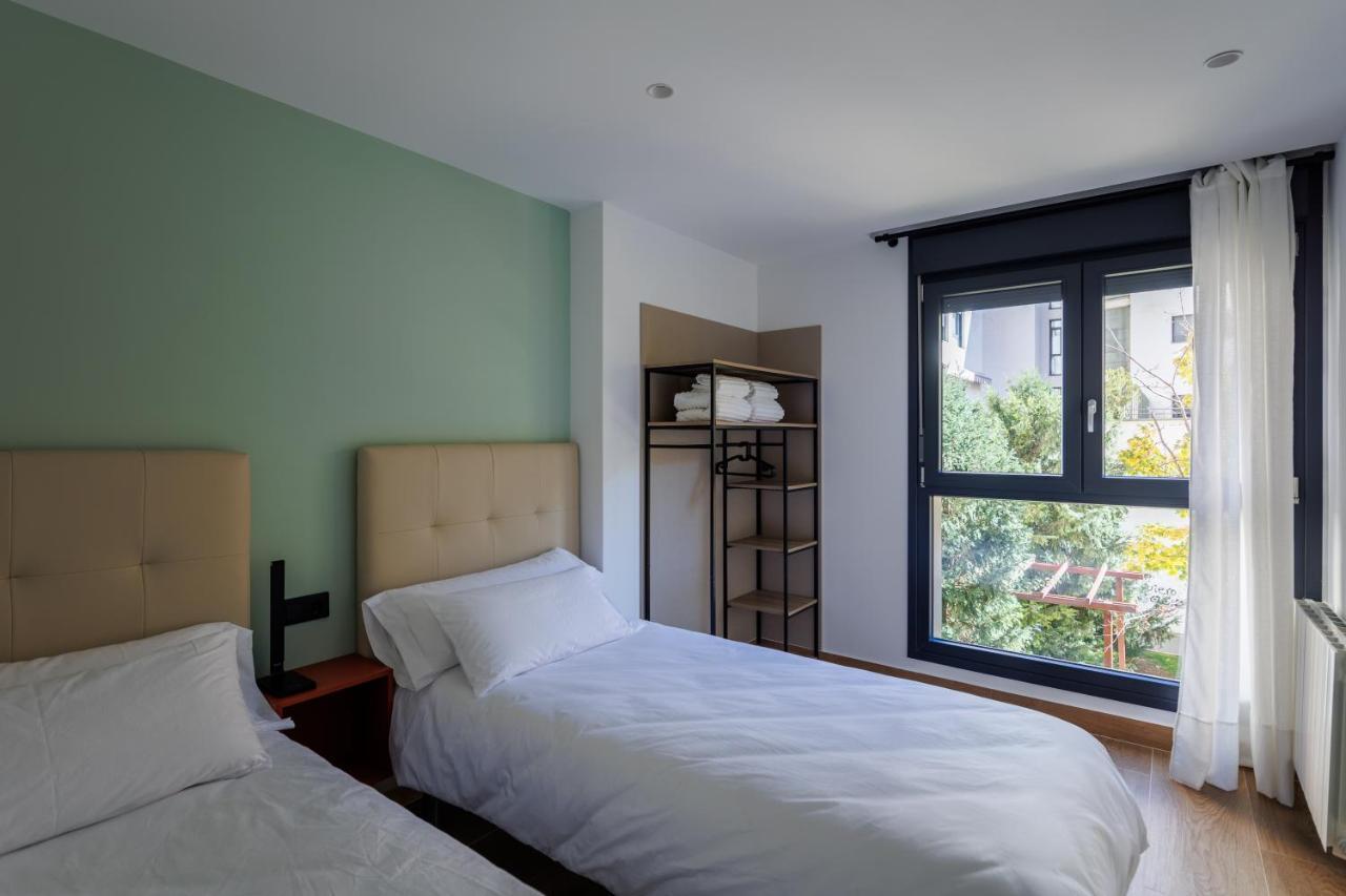 Apartamentos Congreso, Parking Gratuito ログローニョ エクステリア 写真